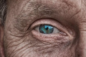 تغییرات در شبکیه چشم افراد سالم، بیومارکر احتمالی خطر ابتلا به آلزایمر