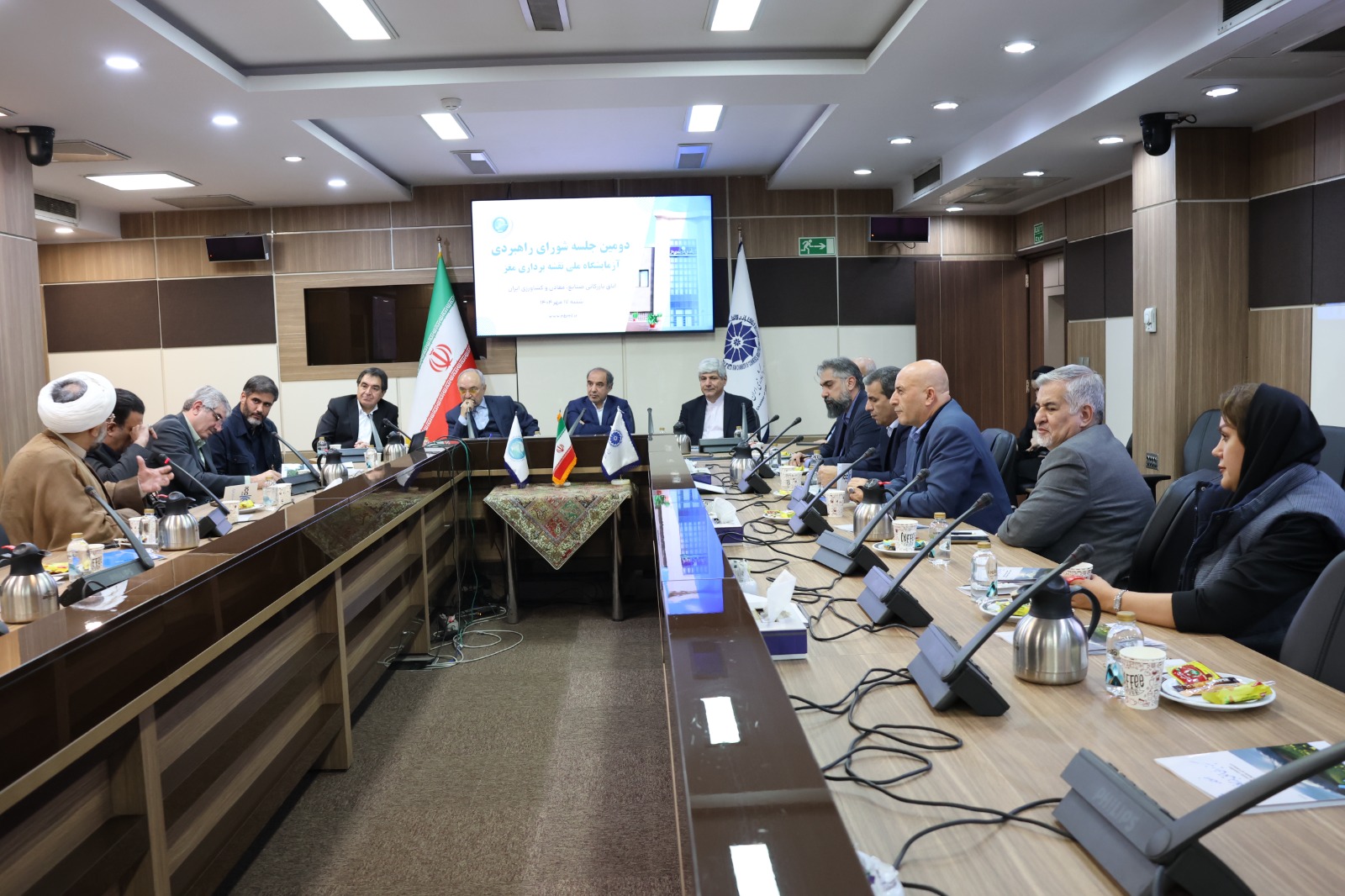 Read more about the article دومین نشست کمیته راهبردی آزمایشگاه ملی نقشه‌برداری مغز با هدف پیوند علوم شناختی برگزار شد